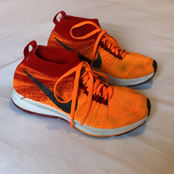 Nike Zoom Sneakers -  Women’s Size 6 - Picture 2 of 4